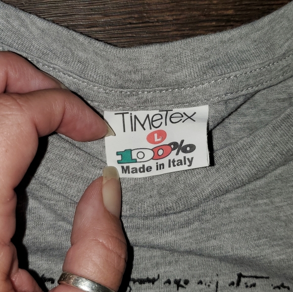 Used Graphic Tshirt - Picture 3 of 3